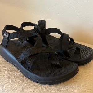 Chaco Black ZCloud 2 Black Strappy Sandals Size 11